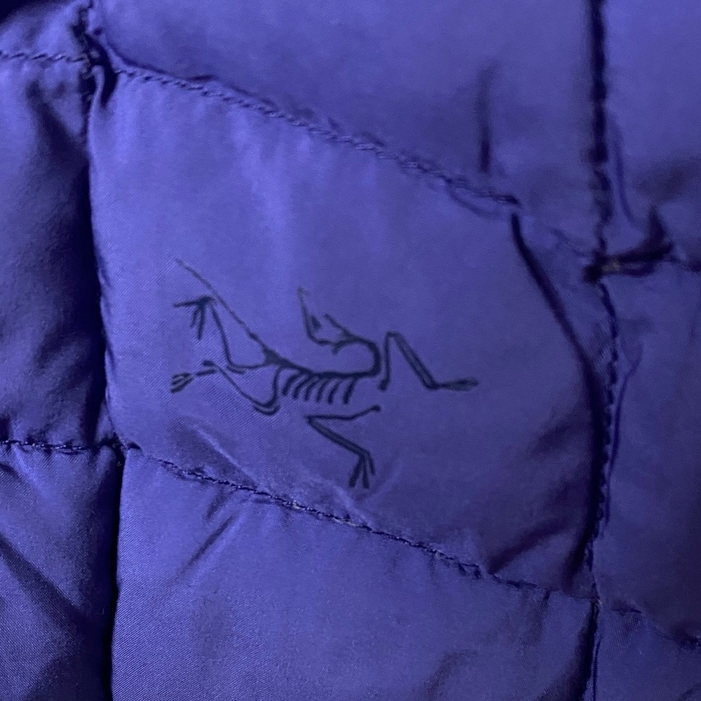 Arc'teryx Women's Blue Puffer Jacket - Picture 4 of 9